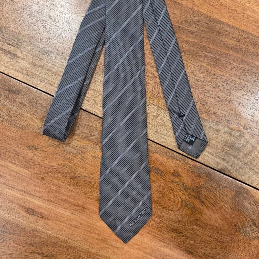 Emporio Armani Mens Shades of Gray Striped Narrow Silk Tie W/ EA Logo (2.75x58